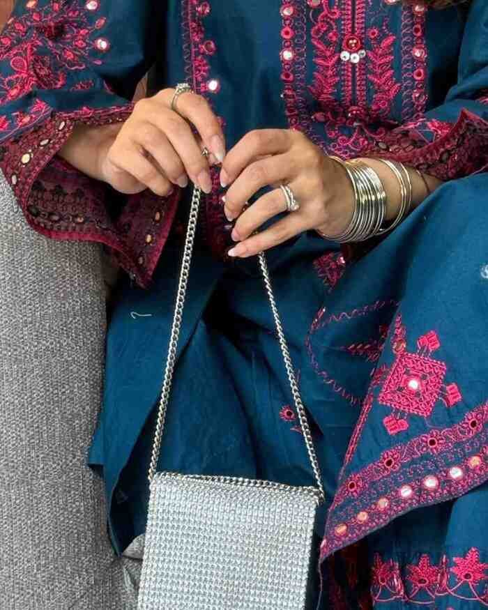 Soft in color Bold in detail Presenting our newest statement piece D2 - Image 5